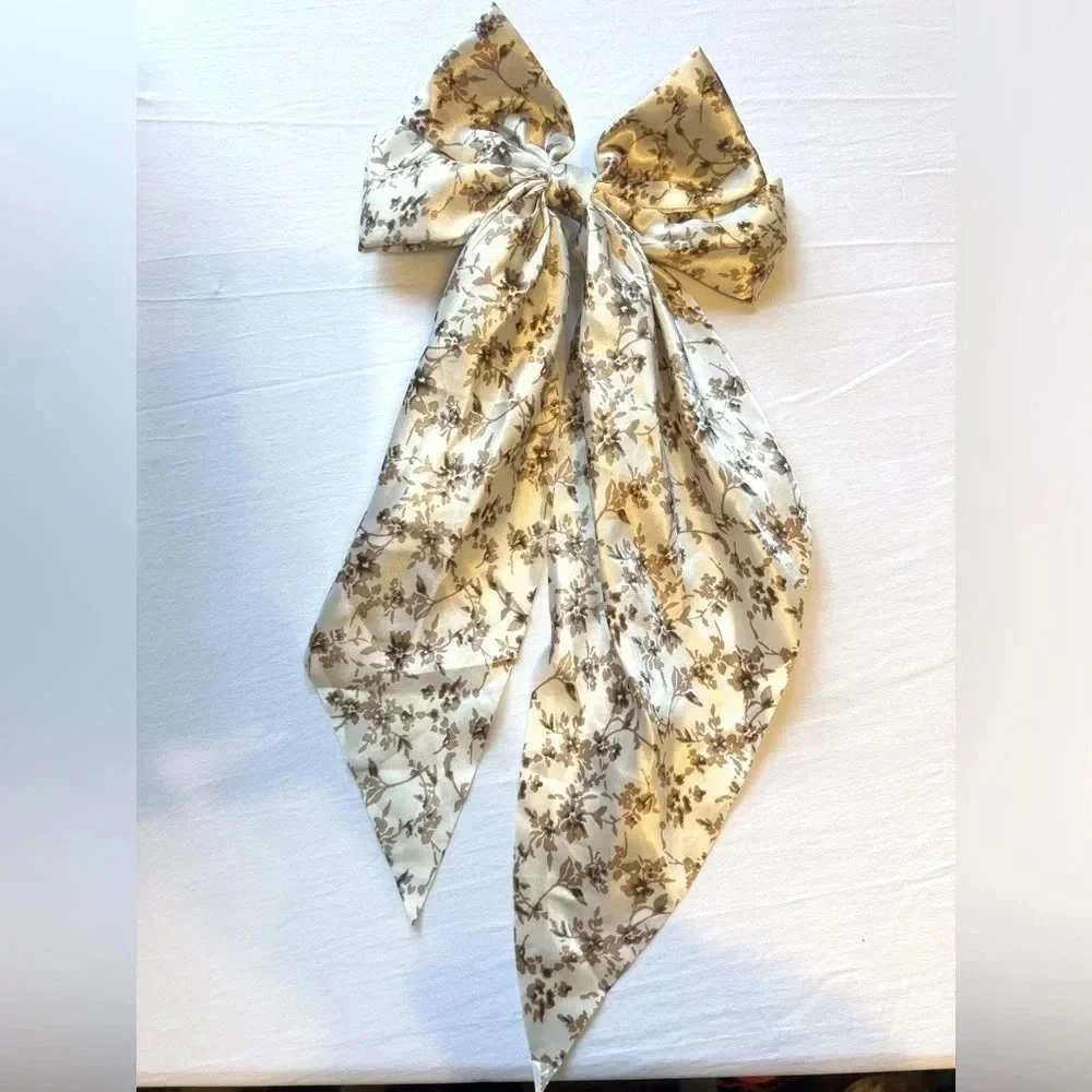 Bow Hair Clip w/ Ribbon